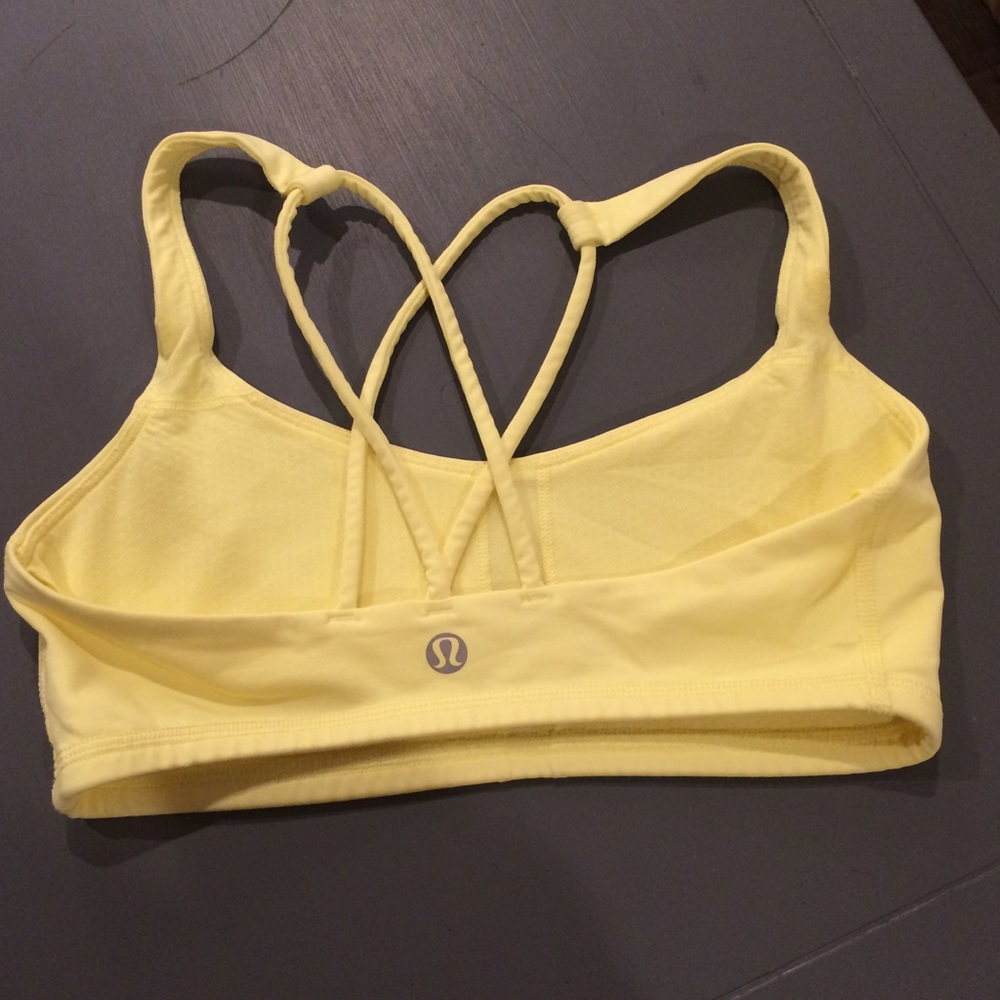 Lululemon free to be sports bra size 4